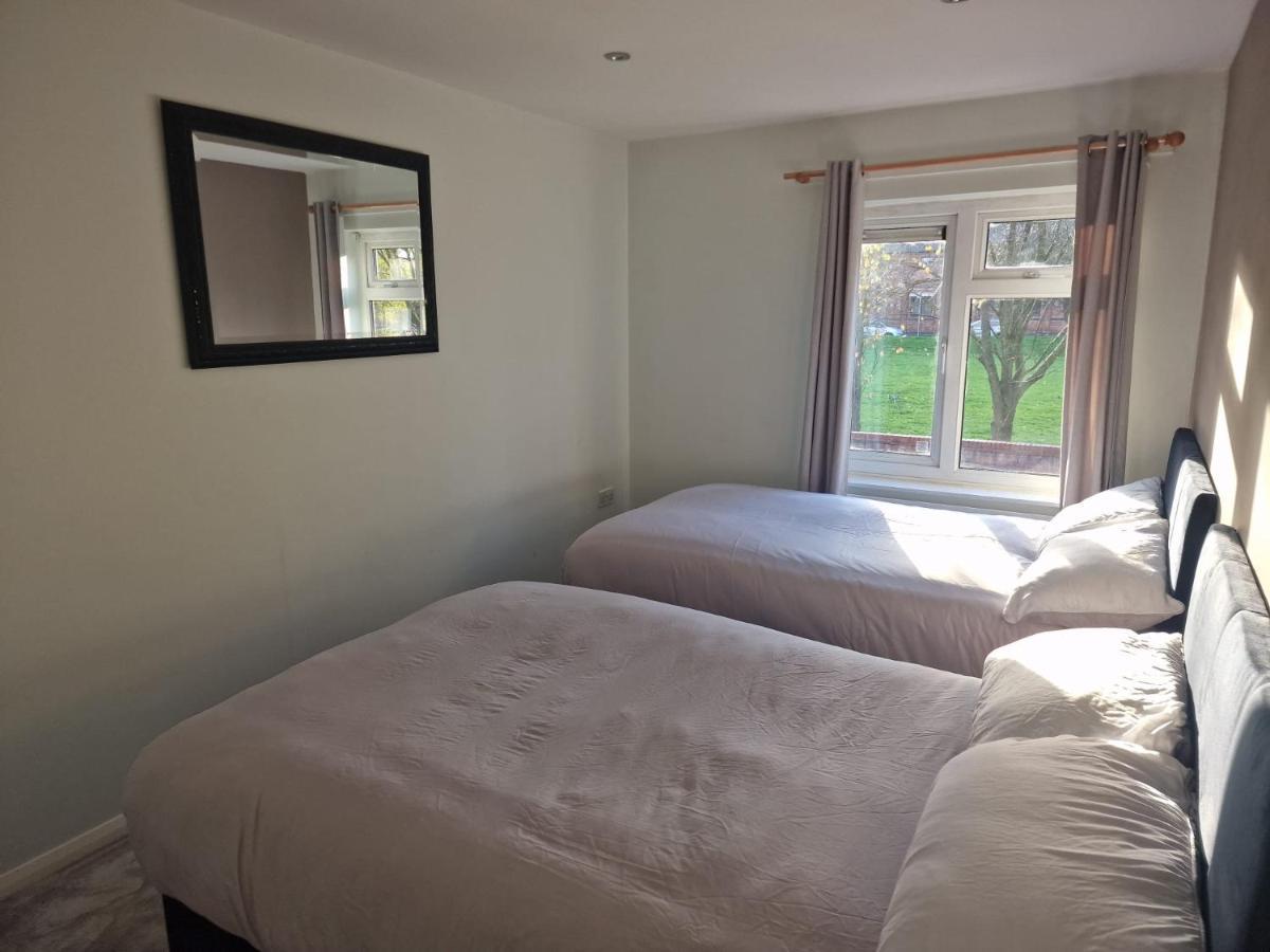 A&S Properties, No Guest Fees, Bank Transfe Deposit Available Wolverhampton Extérieur photo