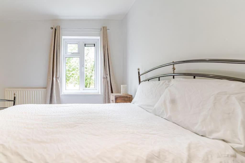 A&S Properties, No Guest Fees, Bank Transfe Deposit Available Wolverhampton Extérieur photo